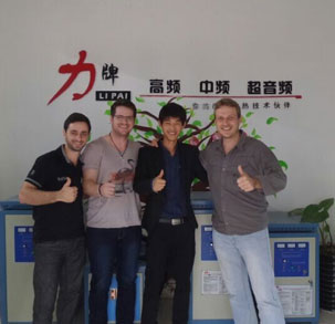 巴西客户来厂参观我们的高频焊接机